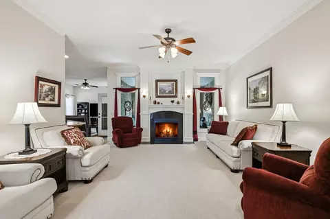Living - 1272 Hayden Ct, Springfield, MO 65804 photo 1 of 4