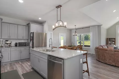 Kitchen - 1608 E Fairwind, Ozark, MO 65721 photo 3 of 3