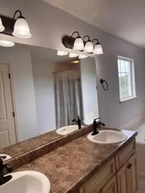 Bath - 848 S Black Sands Ave, Nixa, MO 65714 photo 4 of 4