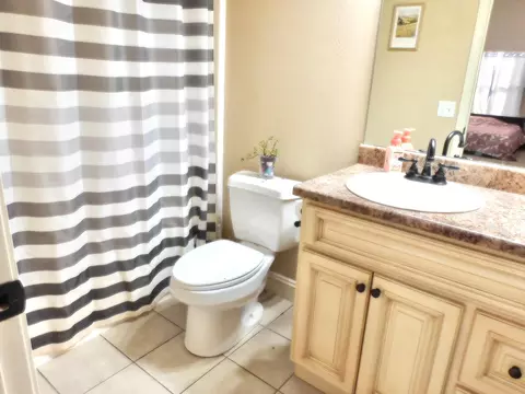 Bath - 848 S Black Sands Ave, Nixa, MO 65714 photo 2 of 4