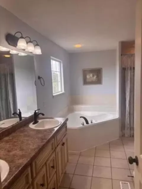 Bath - 848 S Black Sands Ave, Nixa, MO 65714 photo 3 of 4