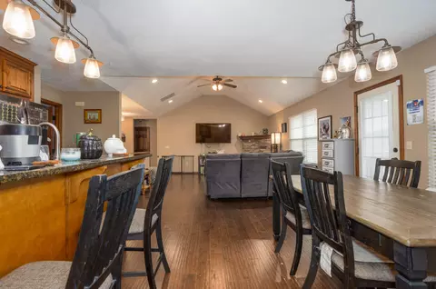Dining - 1095 E Daisy Falls Dr, Nixa, MO 65714 photo 2 of 3
