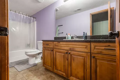 Bath - 1095 E Daisy Falls Dr, Nixa, MO 65714 photo 3 of 3