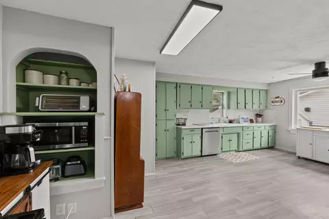 Kitchen - 2119 W Farm Road 98 Dr, Springfield, MO 65803 photo 4 of 4
