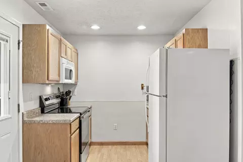Kitchen - 423 Eagle Dr, Reeds Spring, MO 65737 photo 1 of 2
