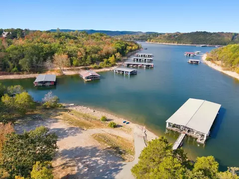 View/Area - 423 Eagle Dr, Reeds Spring, MO 65737 photo 5 of 9