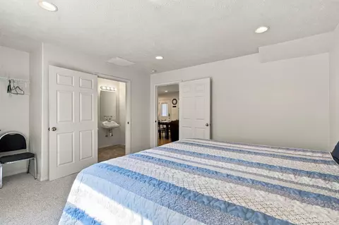 Bedroom - 425 Eagle Dr, Reeds Spring, MO 65737 photo 2 of 6