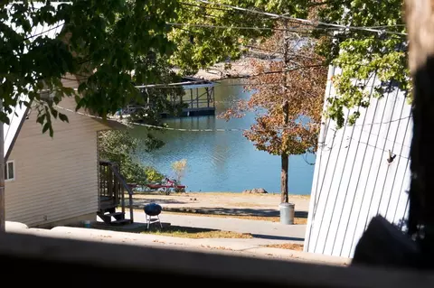 View/Area - 425 Eagle Dr, Reeds Spring, MO 65737 photo 1 of 9