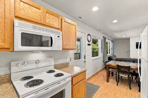 Kitchen - 425 Eagle Dr, Reeds Spring, MO 65737 photo 1 of 2