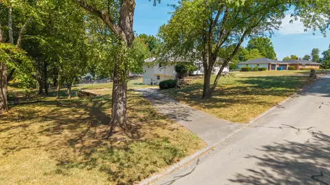 View/Area - 2305 Westwind Dr, Ozark, MO 65721 photo 9 of 11
