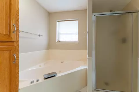 Bath - 2305 Westwind Dr, Ozark, MO 65721 photo 6 of 8