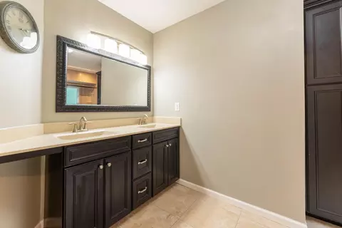 Bath - 2305 Westwind Dr, Ozark, MO 65721 photo 2 of 8