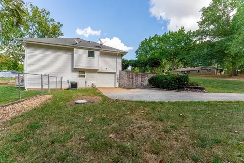 Exterior - 2305 Westwind Dr, Ozark, MO 65721 photo 4 of 33
