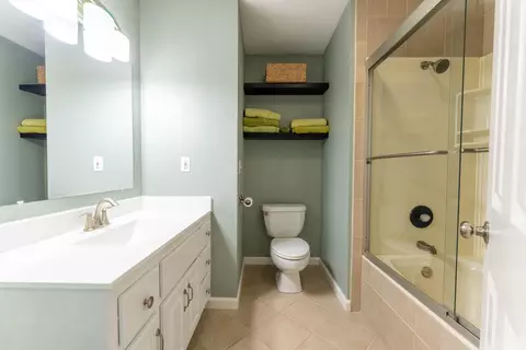 Bath - 2305 Westwind Dr, Ozark, MO 65721 photo 3 of 8
