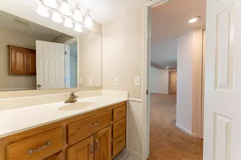Bath - 2305 Westwind Dr, Ozark, MO 65721 photo 5 of 8