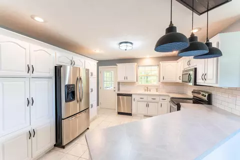 Kitchen - 2305 Westwind Dr, Ozark, MO 65721 photo 2 of 4