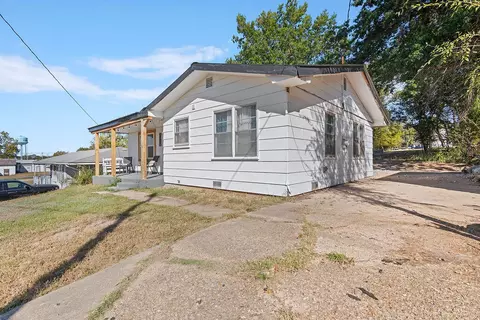 Exterior - 202 E Grand Ave, Ava, MO 65608 photo 4 of 7