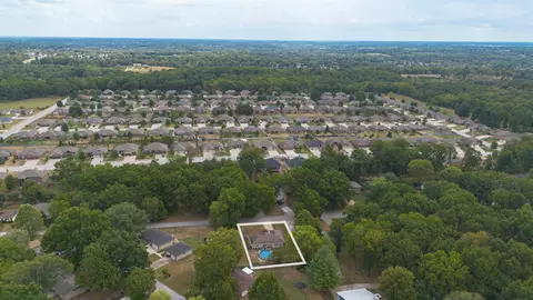 View/Area - 5705 S Honeysuckle Ln, Battlefield, MO 65619 photo 3 of 9