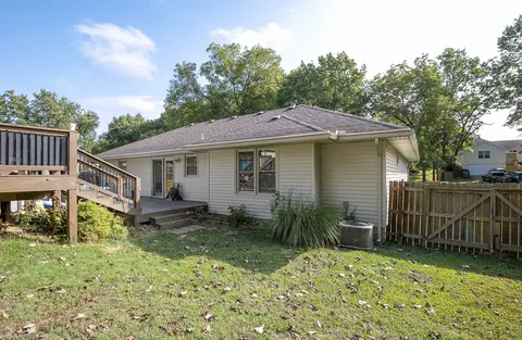 Exterior - 5705 S Honeysuckle Ln, Battlefield, MO 65619 photo 6 of 9