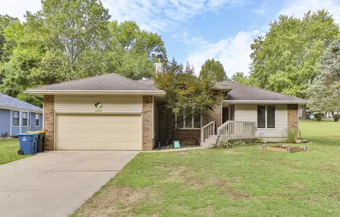 Exterior - 5705 S Honeysuckle Ln, Battlefield, MO 65619 photo 1 of 9