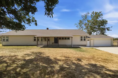 Exterior - 14103 Beeler Rd, Cabool, MO 65689 photo 1 of 8