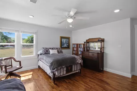 Bedroom - 14103 Beeler Rd, Cabool, MO 65689 photo 4 of 5