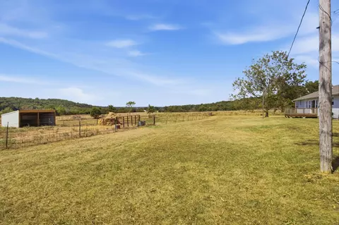 Exterior - 14103 Beeler Rd, Cabool, MO 65689 photo 4 of 8