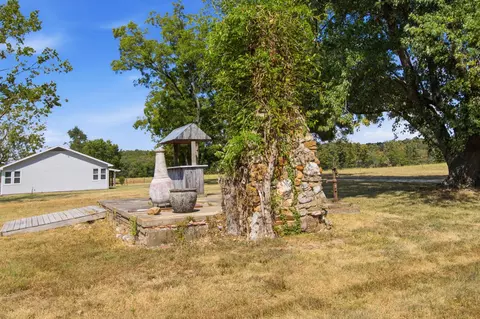 Exterior - 14103 Beeler Rd, Cabool, MO 65689 photo 6 of 8
