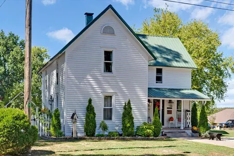 Exterior - 605 S Hemphill Ave, Crane, MO 65633 photo 4 of 9