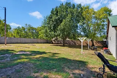 Exterior - 605 S Hemphill Ave, Crane, MO 65633 photo 9 of 9