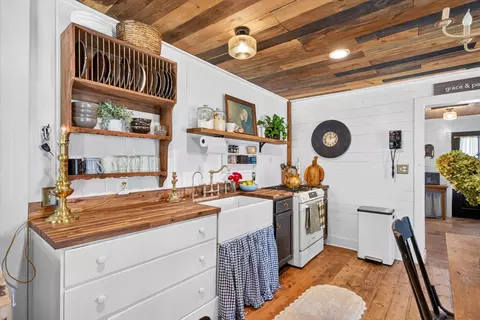 Kitchen - 605 S Hemphill Ave, Crane, MO 65633 photo 3 of 3