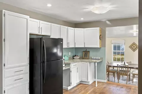 Kitchen - 292 Lakeside Dr, Forsyth, MO 65653 photo 3 of 4