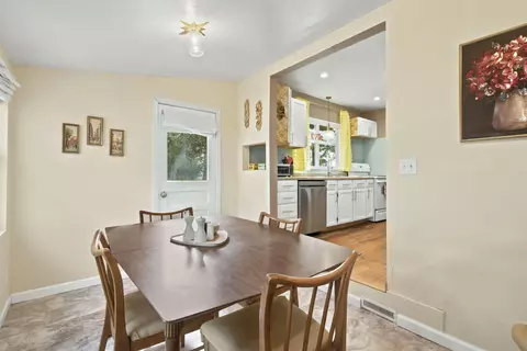 Dining - 292 Lakeside Dr, Forsyth, MO 65653 photo 2 of 2