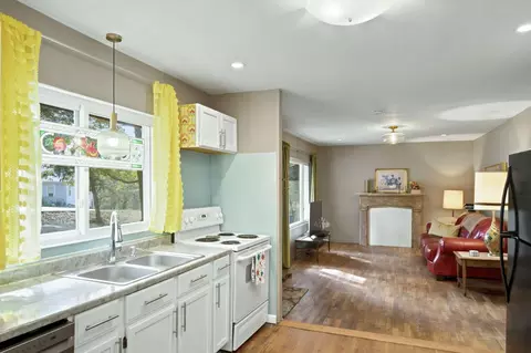 Kitchen - 292 Lakeside Dr, Forsyth, MO 65653 photo 4 of 4