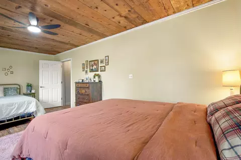 Bedroom - 292 Lakeside Dr, Forsyth, MO 65653 photo 5 of 6