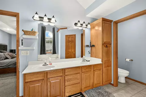 Bath - 5761 S Fairview Ave, Springfield, MO 65810 photo 1 of 5