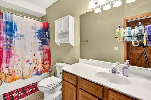 Bath - 5761 S Fairview Ave, Springfield, MO 65810 photo 5 of 5