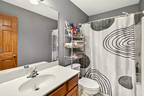 Bath - 5761 S Fairview Ave, Springfield, MO 65810 photo 4 of 5