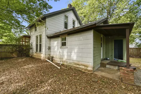 Exterior - 1908 N Robberson Ave, Springfield, MO 65803 photo 9 of 12
