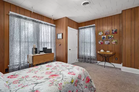 Bedroom - 527 Center St, Mount Vernon, MO 65712 photo 4 of 8