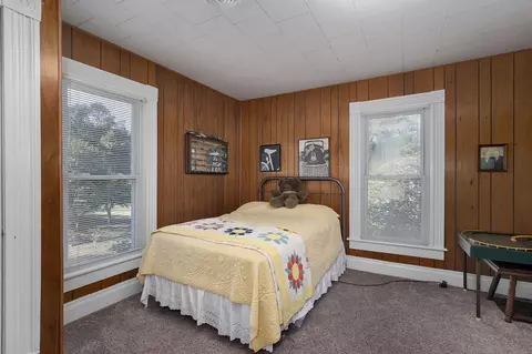Bedroom - 527 Center St, Mount Vernon, MO 65712 photo 7 of 8