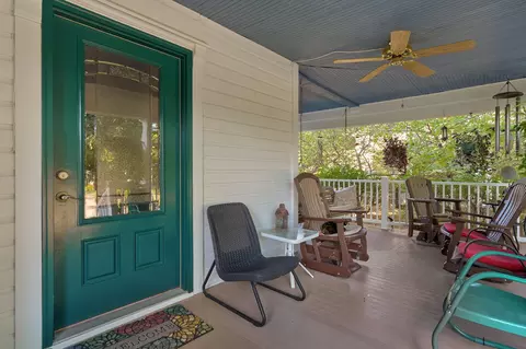 Exterior - 527 Center St, Mount Vernon, MO 65712 photo 4 of 15