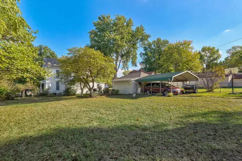 Exterior - 527 Center St, Mount Vernon, MO 65712 photo 11 of 15