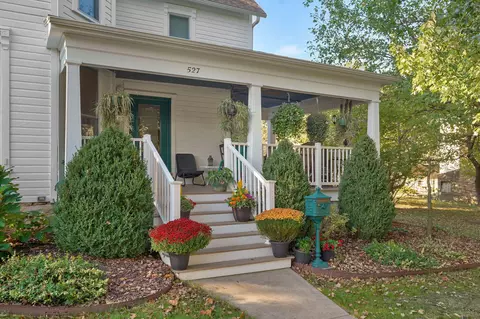 Exterior - 527 Center St, Mount Vernon, MO 65712 photo 3 of 15