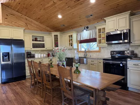 Kitchen - 20085 Missouri 181, Dora, MO 65637 photo 2 of 3