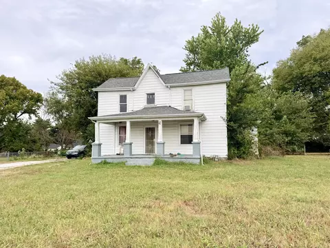 Exterior - 2629 E Division St, Springfield, MO 65803 photo 2 of 3