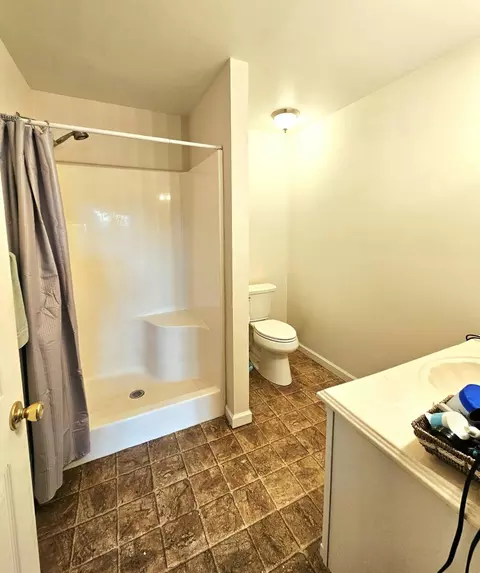 Bath - 524 E Yale St, Liberal, MO 64762 photo 6 of 8