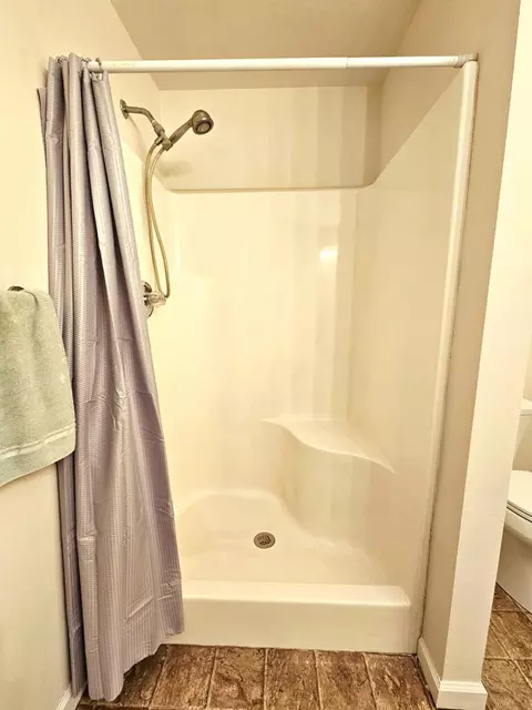 Bath - 524 E Yale St, Liberal, MO 64762 photo 7 of 8