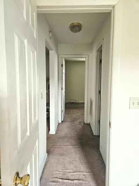 Entry Way - 524 E Yale St, Liberal, MO 64762 photo 1 of 1