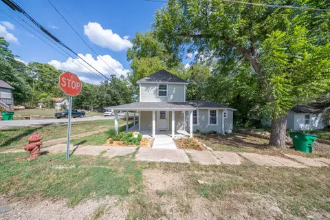 Exterior - 424 N 3rd St, Thayer, MO 65791 photo 2 of 8